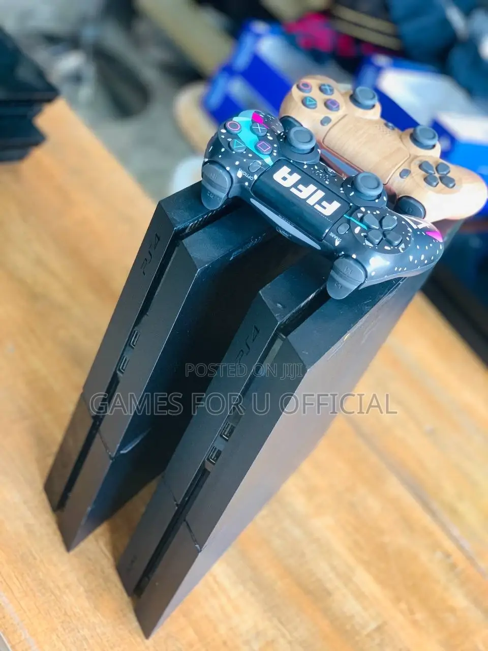 Chipped Ps4 Standard $ 8