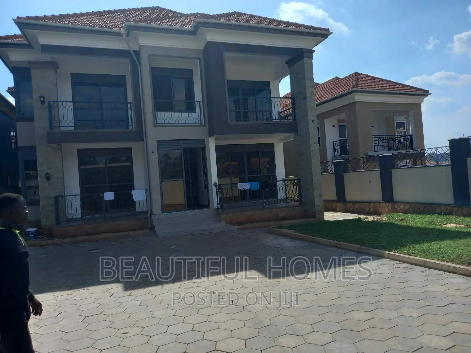 Furnished 7bdrm Duplex in Najjera, Nakawa for sale