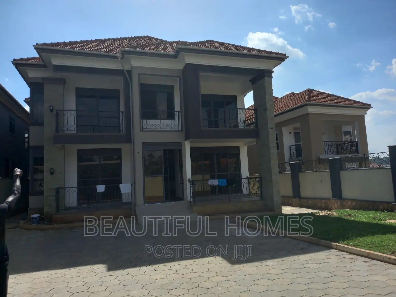 Furnished 7bdrm Duplex in Najjera, Nakawa for sale