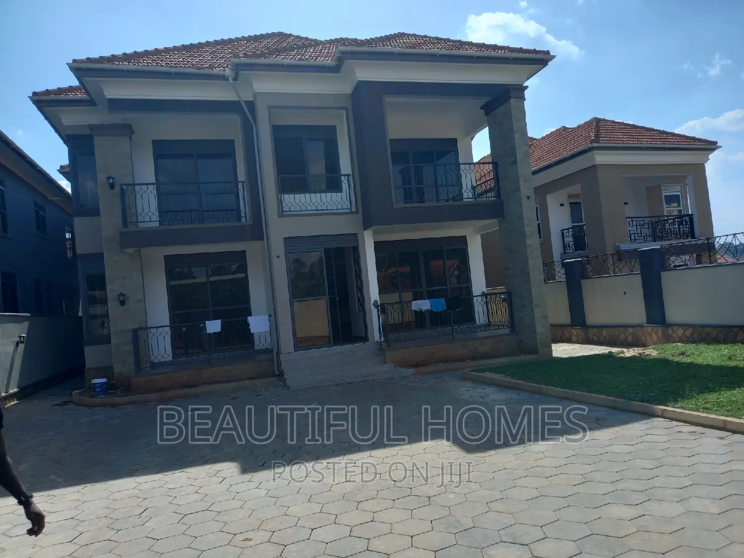Furnished 7bdrm Duplex in Najjera, Nakawa for sale