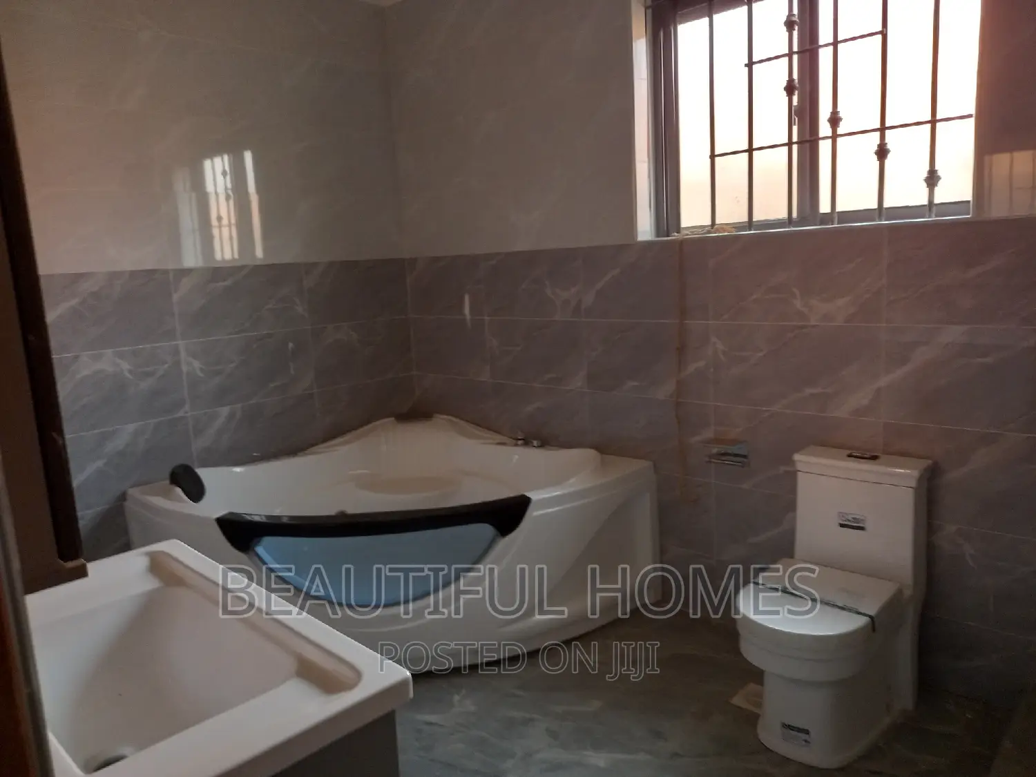 Furnished 7bdrm Duplex in Najjera, Nakawa for sale