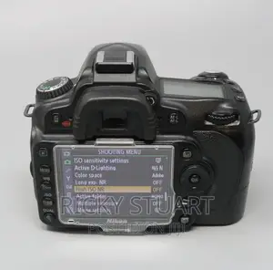 Nikon D90 With 18-105 Mm F/3.5vr