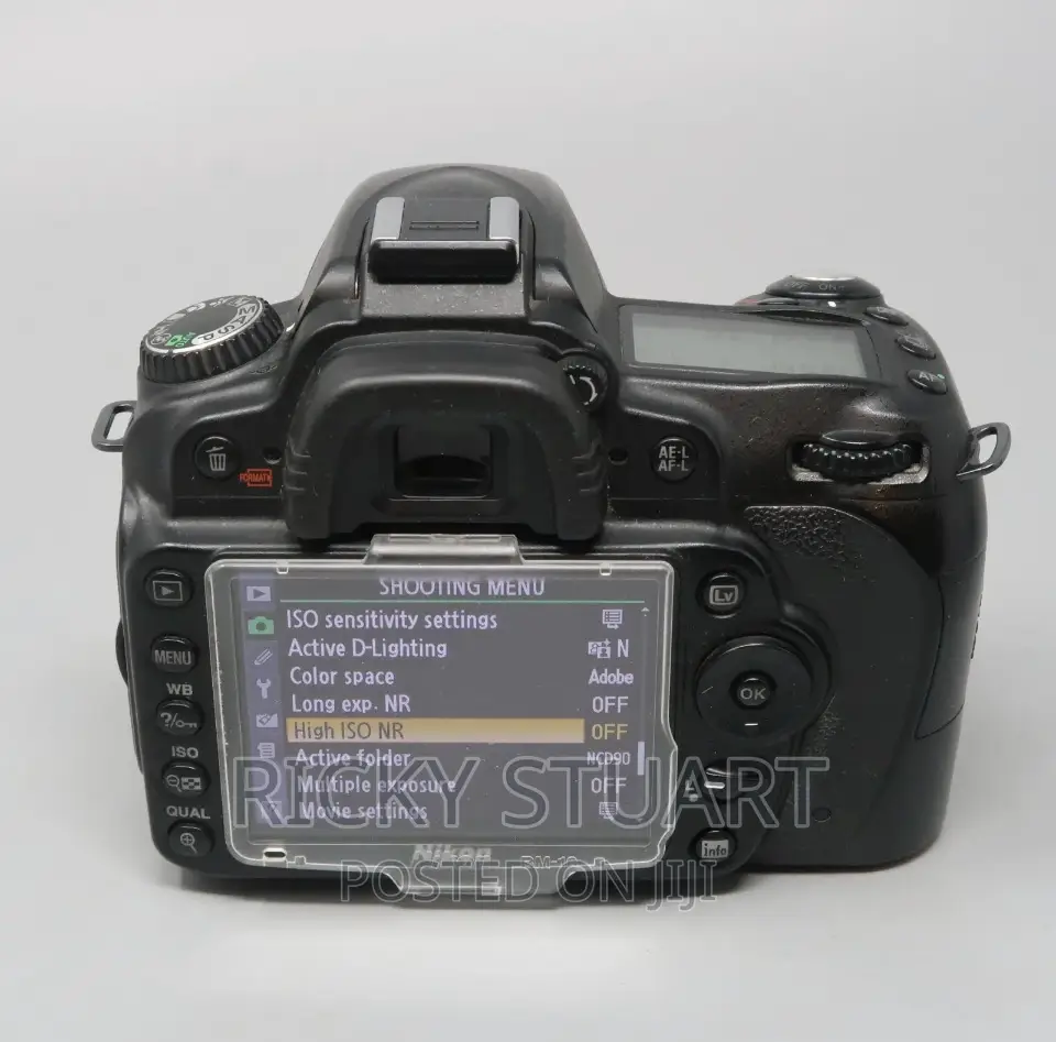 Nikon D90 With 18-105 Mm F/3.5vr
