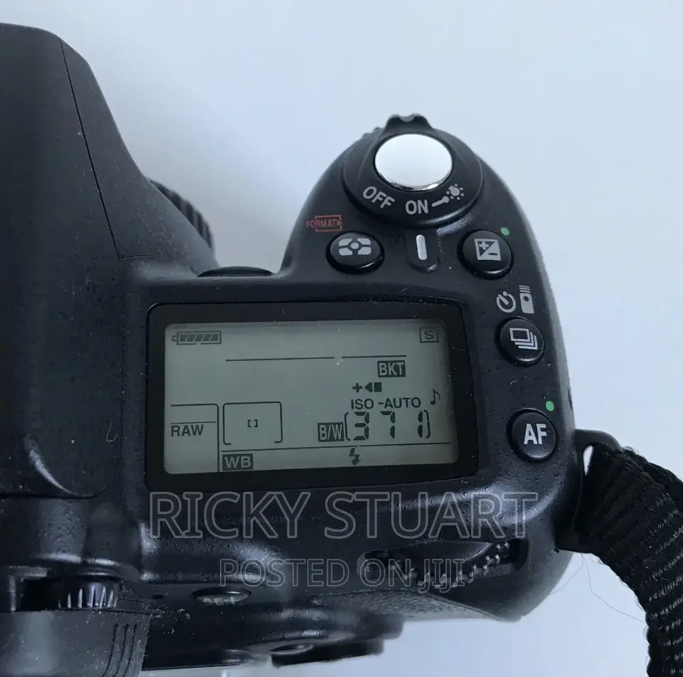 Nikon D90 With 18-105 Mm F/3.5vr