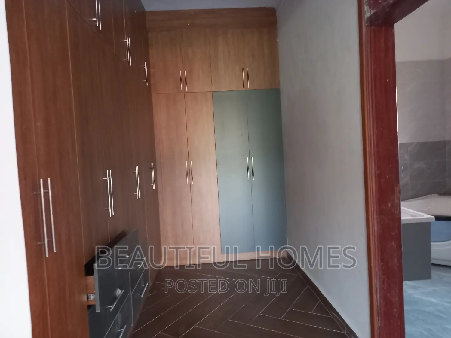 Furnished 7bdrm Mansion in Najjera, Kira for sale