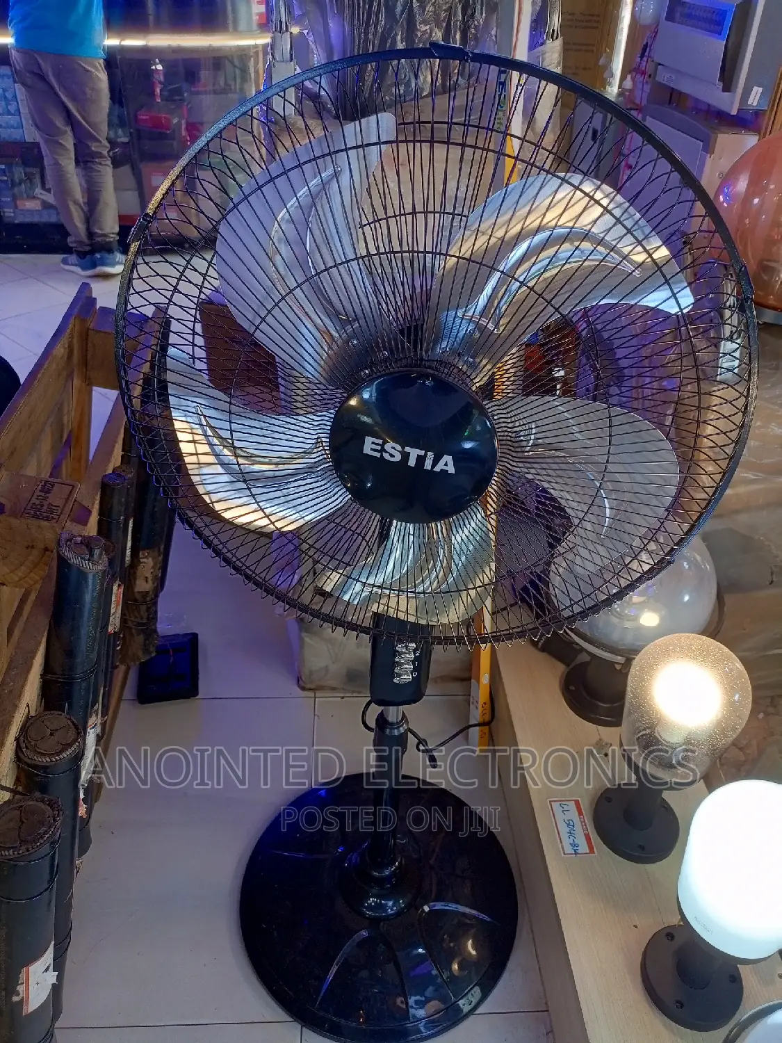 Original and Strong Fans Estia