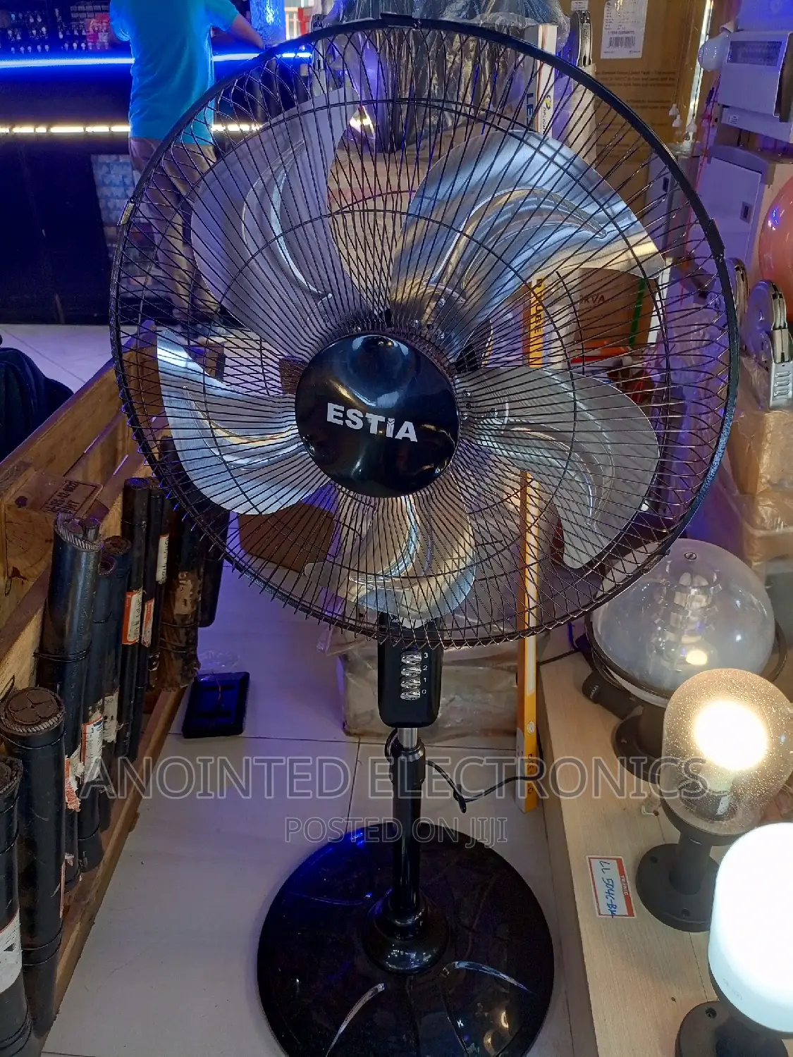 Estia Stand Black Fans