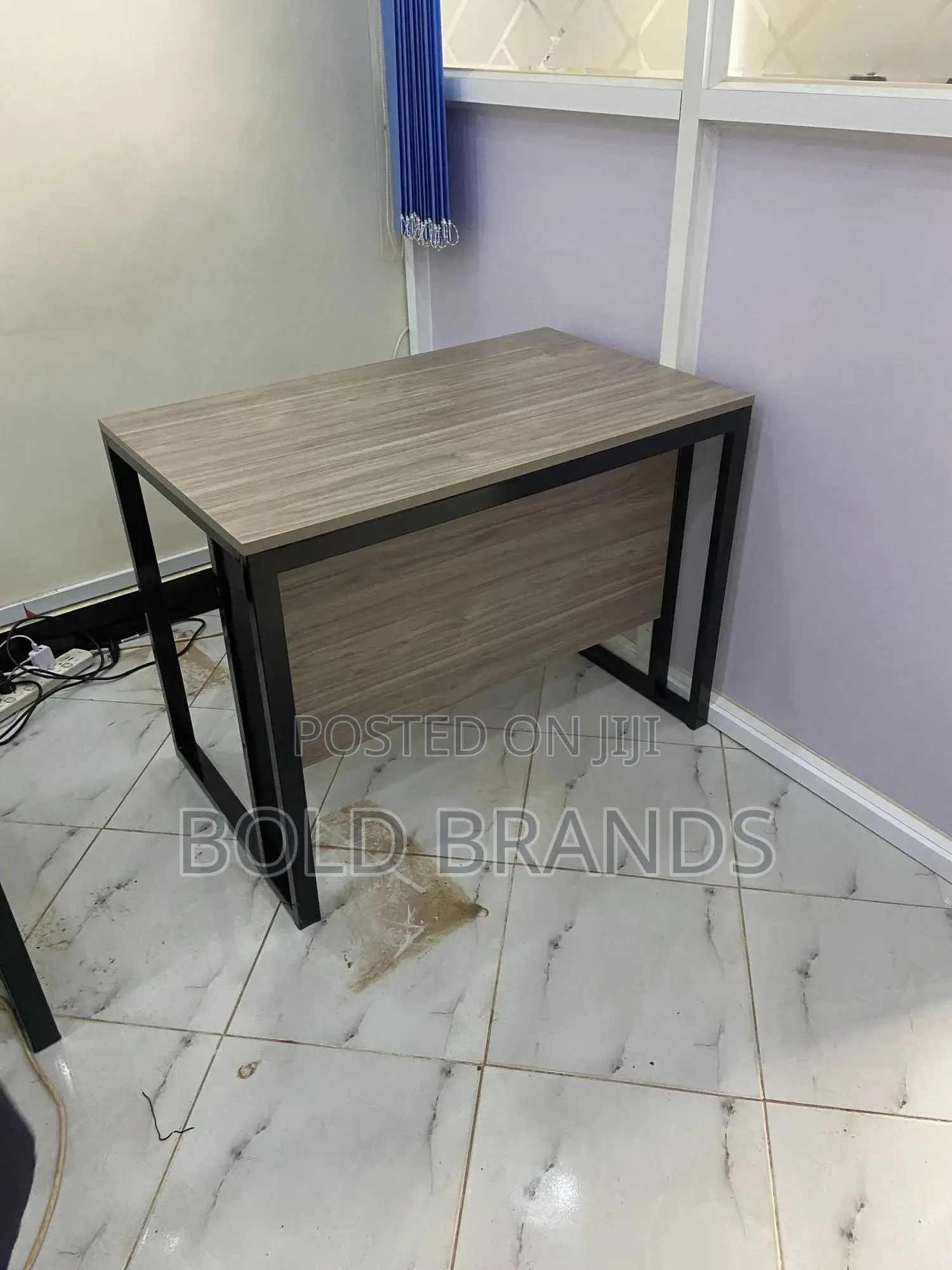 Office Desks/ Tables/ Office Furniture