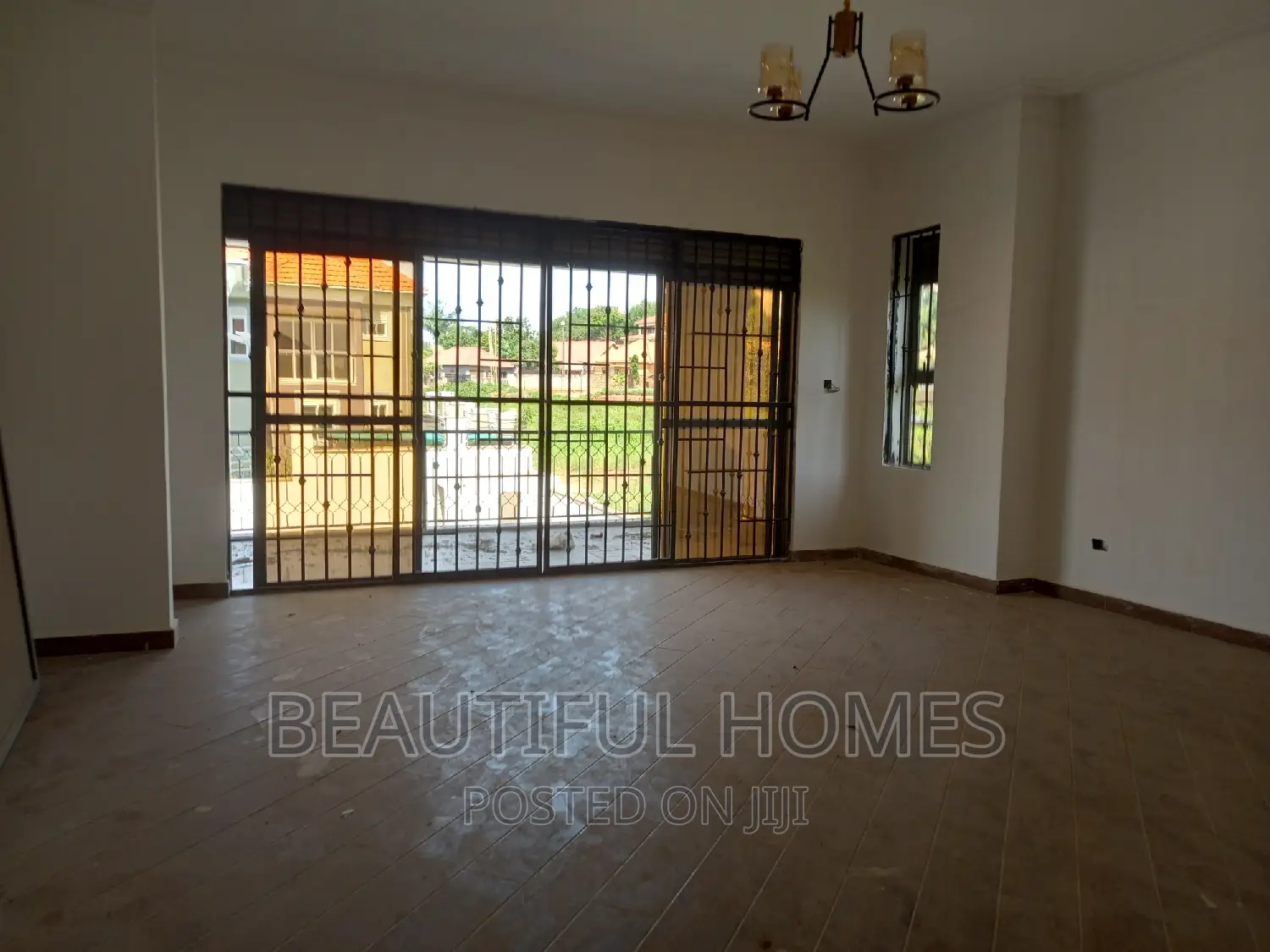 Furnished 7bdrm Mansion in Najjera All Tarmack, Kira for sale