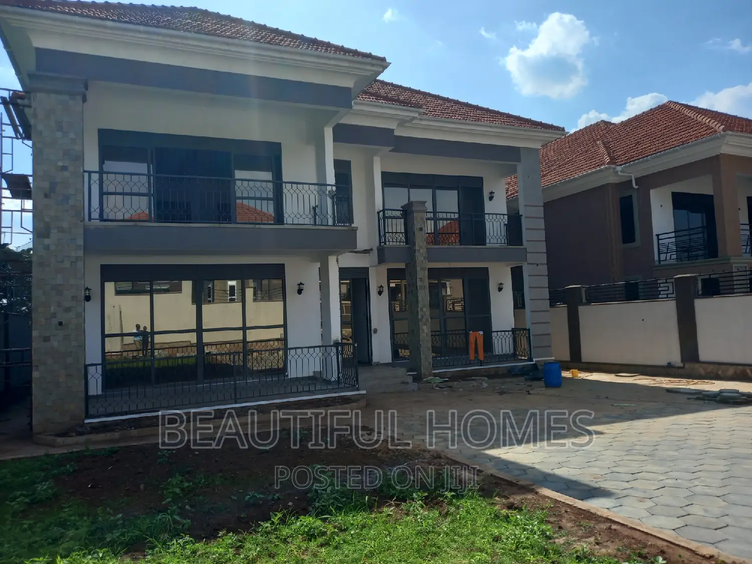 Furnished 7bdrm Mansion in Najjera All Tarmack, Kira for sale