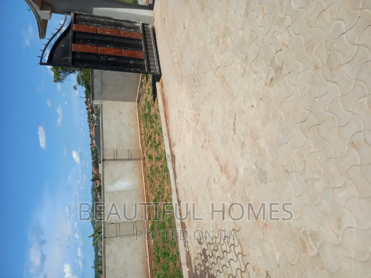 Furnished 4bdrm House in Kira for sale