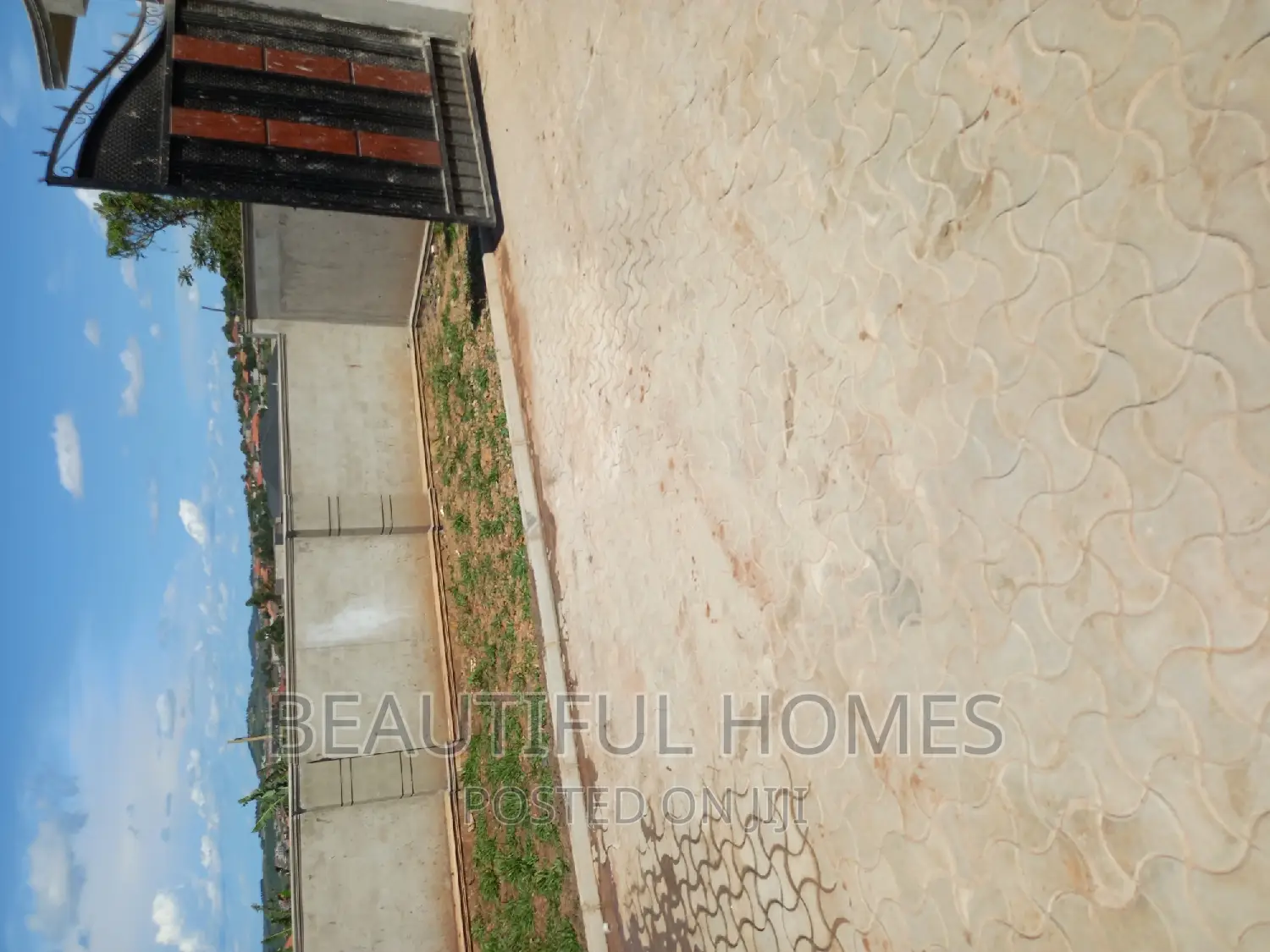 Furnished 4bdrm House in Kira for sale