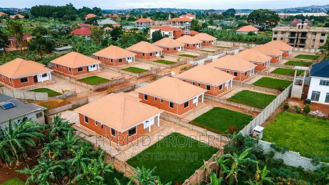 20bdrm Apartment in Bwerenga Along, Katabi for sale