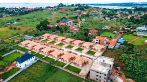 20bdrm Apartment in Bwerenga Along, Katabi for sale