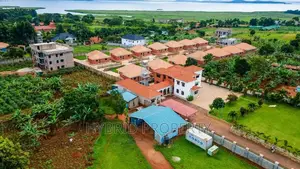 20bdrm Apartment in Bwerenga Along, Katabi for sale