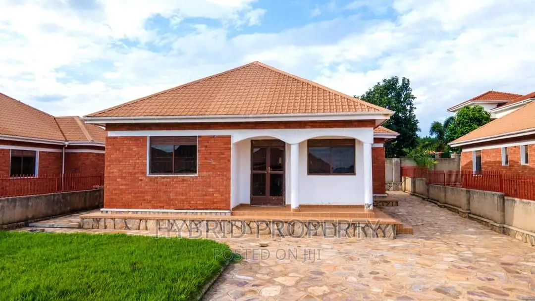 20bdrm Apartment in Bwerenga Along, Katabi for sale
