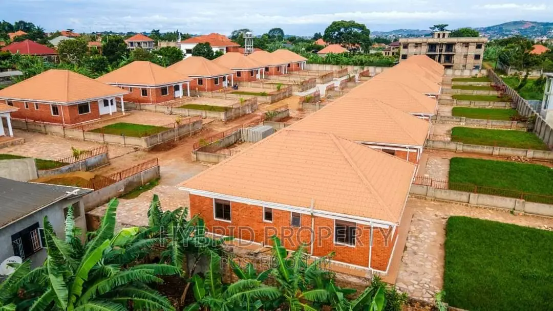 20bdrm Apartment in Bwerenga Along, Katabi for sale