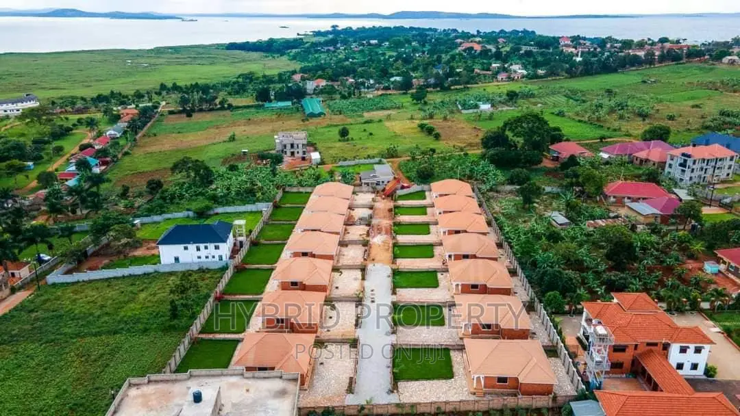 20bdrm Apartment in Bwerenga Along, Katabi for sale
