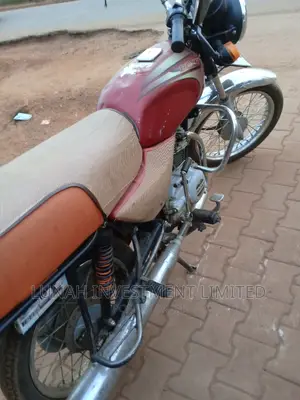 Bajaj Boxer 2023 Red