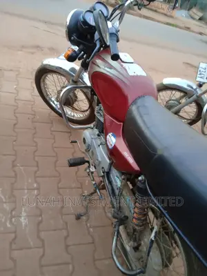Bajaj Boxer 100 2024 Red