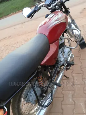 Bajaj Boxer 100 2023 Red