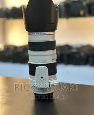 Canon EF 70-200mm F/2.8 L USM Telephoto Zoom Lens