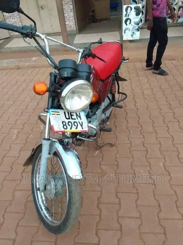 Bajaj Boxer 100 2020 Red