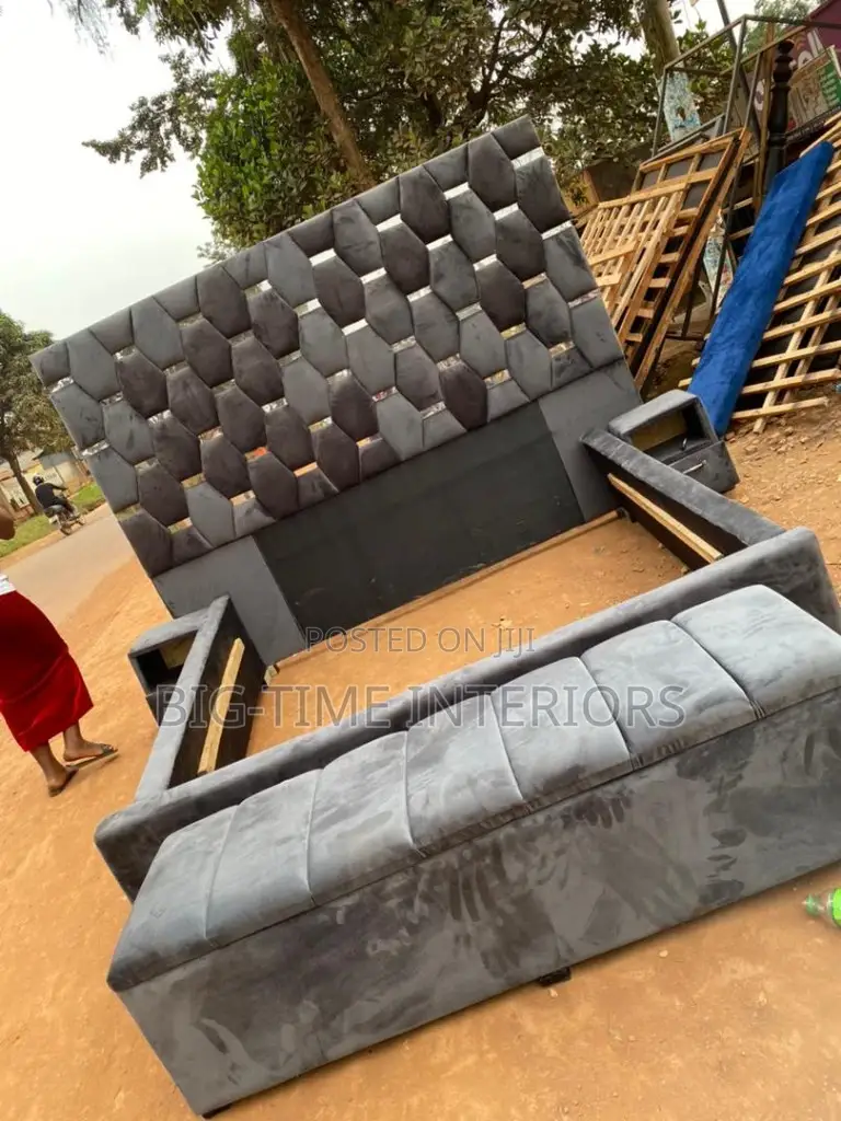 Modern 5by6 Dressed Bed