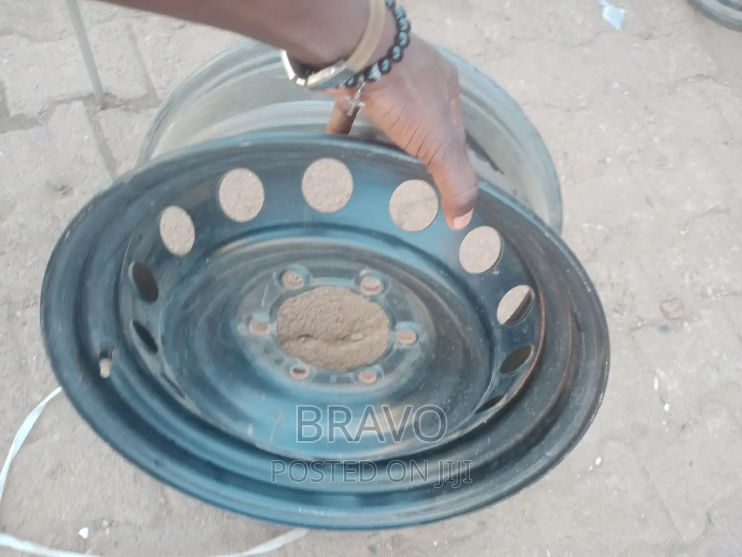 Size (17) Ordinary Rim for Hillux Vigo.