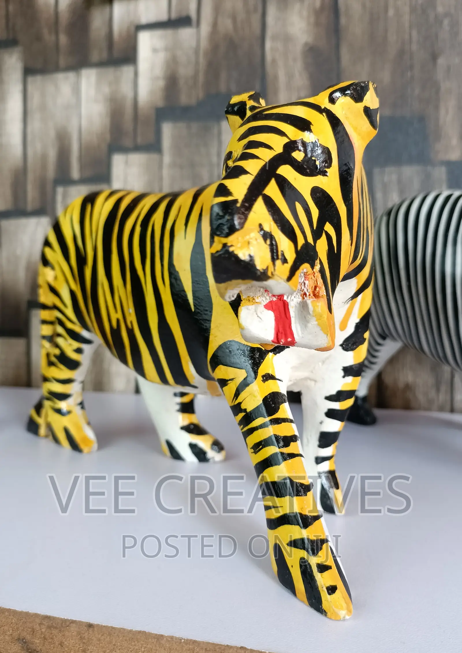 Big Carved Natural Wood Animals Elephant Leopard Tiger Etc.