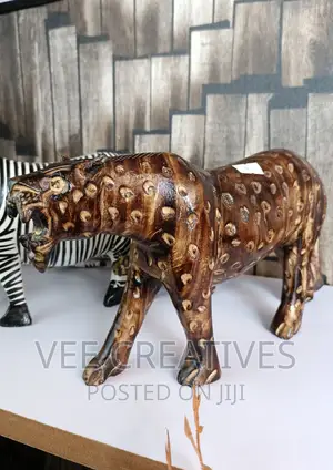 Photo - Big Carved Natural Wood Animals Elephant Leopard Tiger Etc.