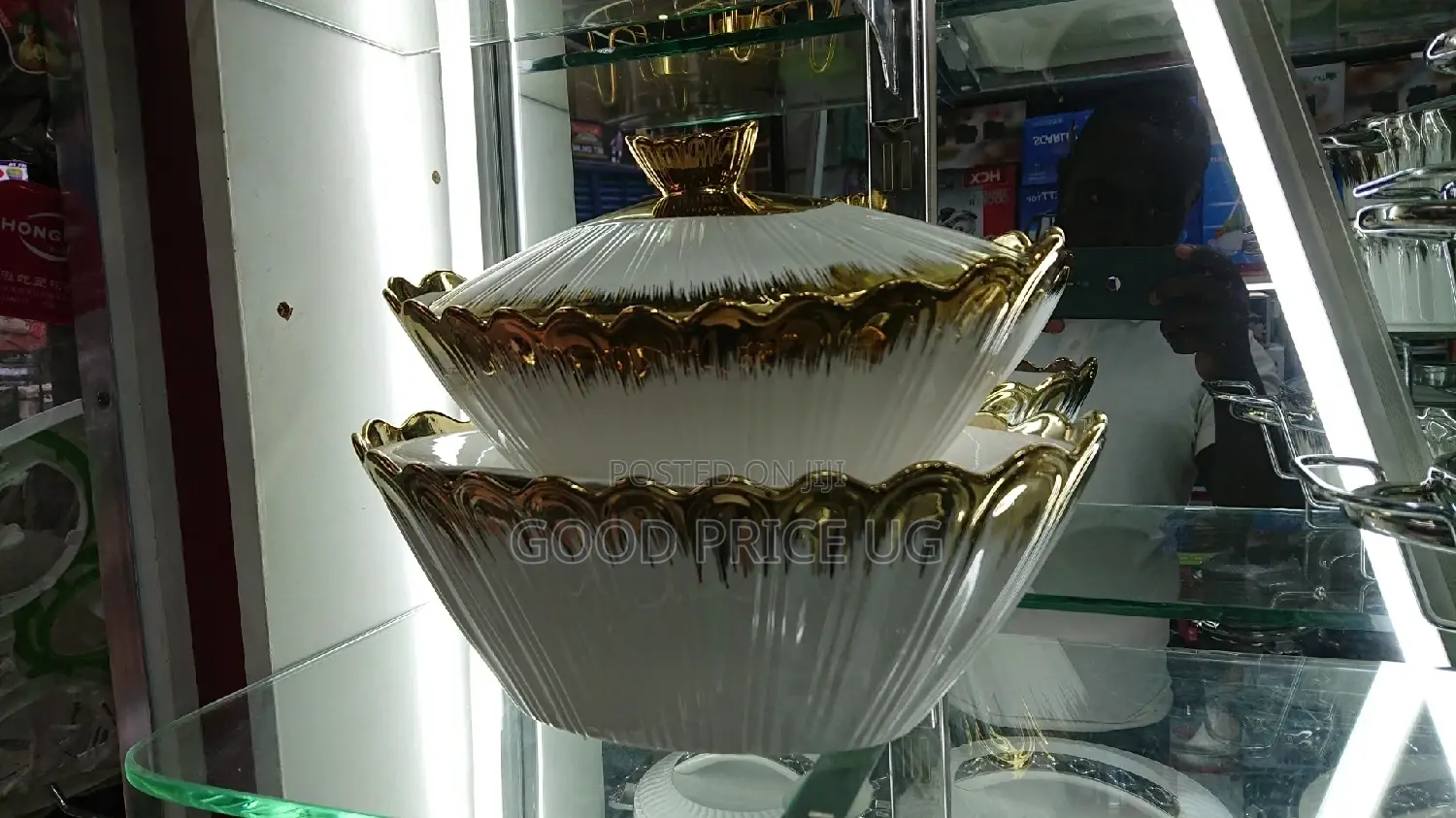2 Pieces High Quality Serving Dishes.