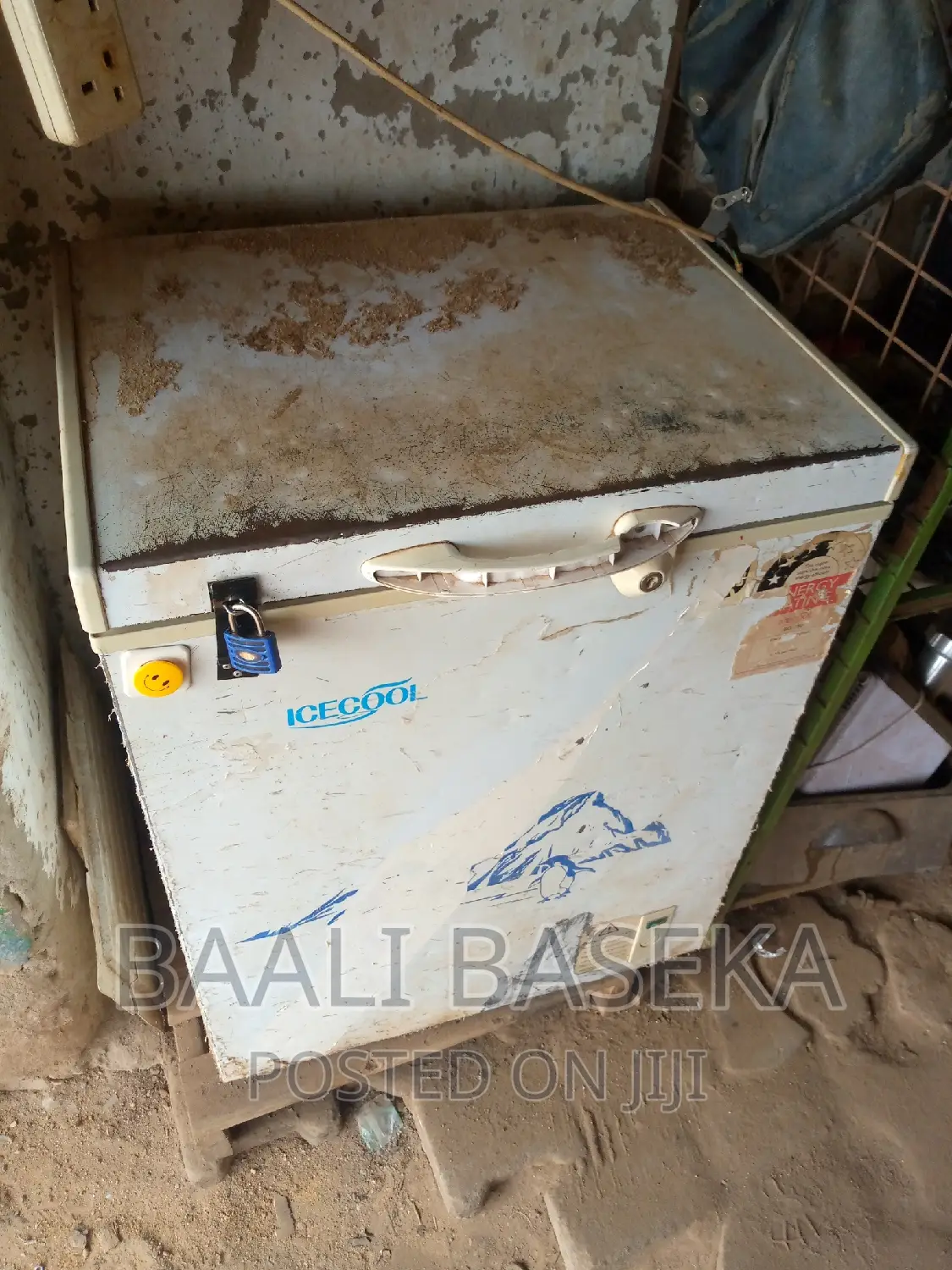 Fridge Repairing Services/Freezer Mechanics