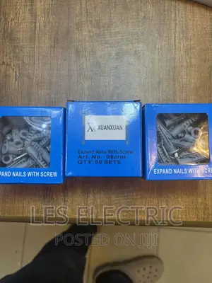 Wall Plug And Screw 8mm
