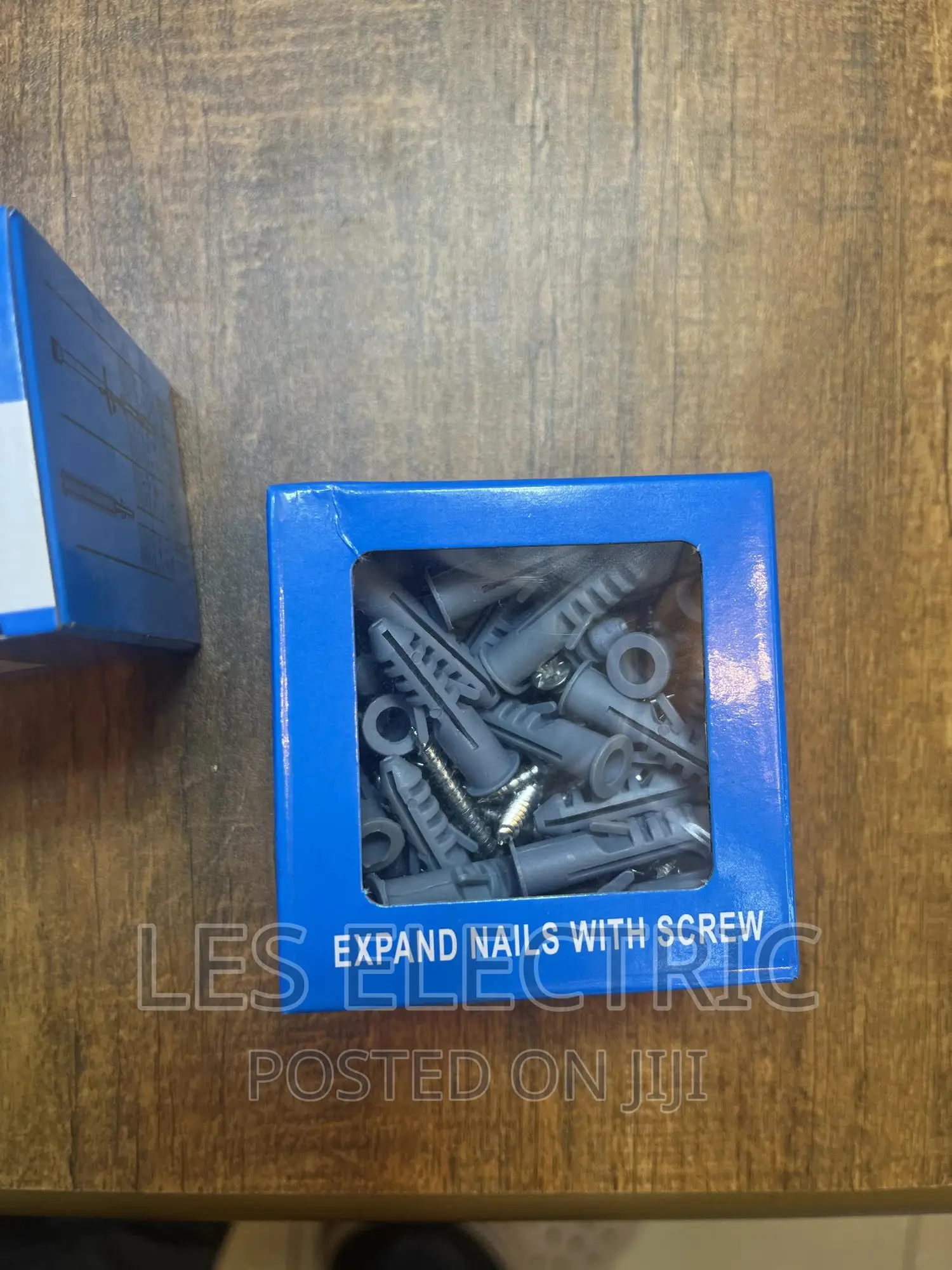 Wall Plug And Screw 8mm