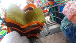 Photo - Executive Wavey Plastic Chair