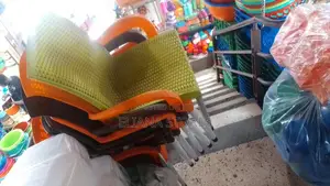 Executive Wavey Plastic Chair