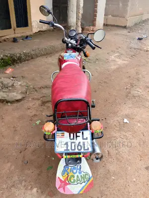 Bajaj Boxer 2022 Red