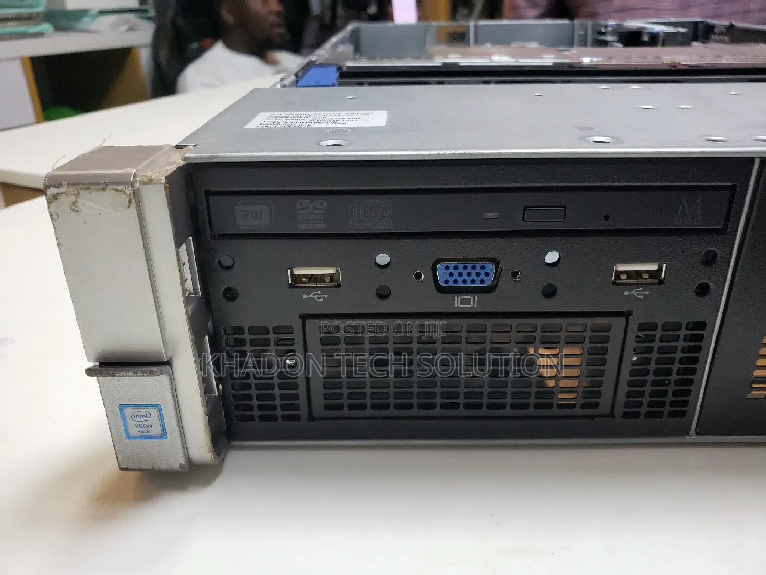Server HP ProLiant DL 96GB Intel Xeon HDD 2T