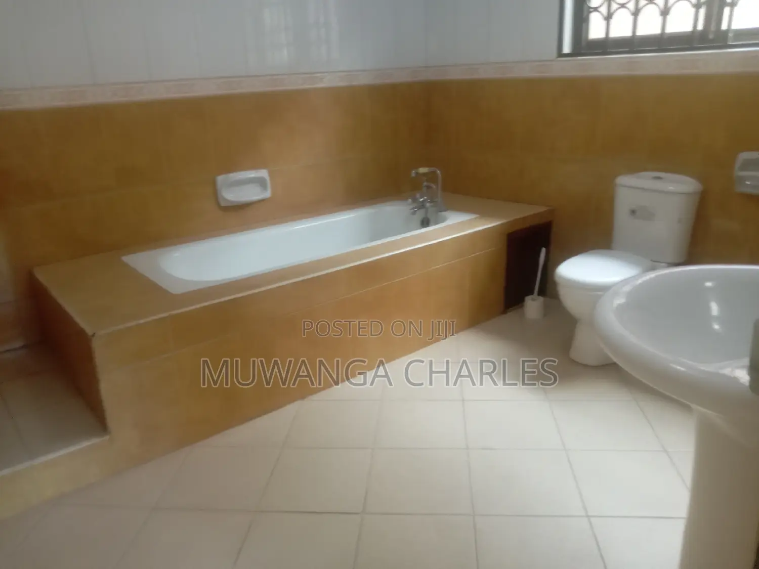 5bdrm Duplex in Fs Properties Ltd, Central Division for rent