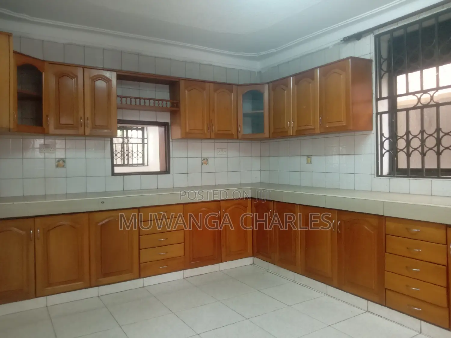 5bdrm Duplex in Fs Properties Ltd, Central Division for rent
