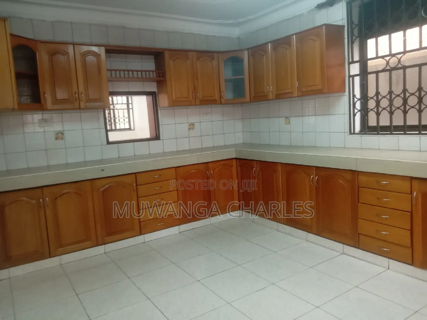 5bdrm Duplex in Fs Properties Ltd, Central Division for rent