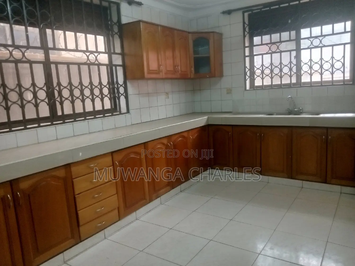5bdrm Duplex in Fs Properties Ltd, Central Division for rent
