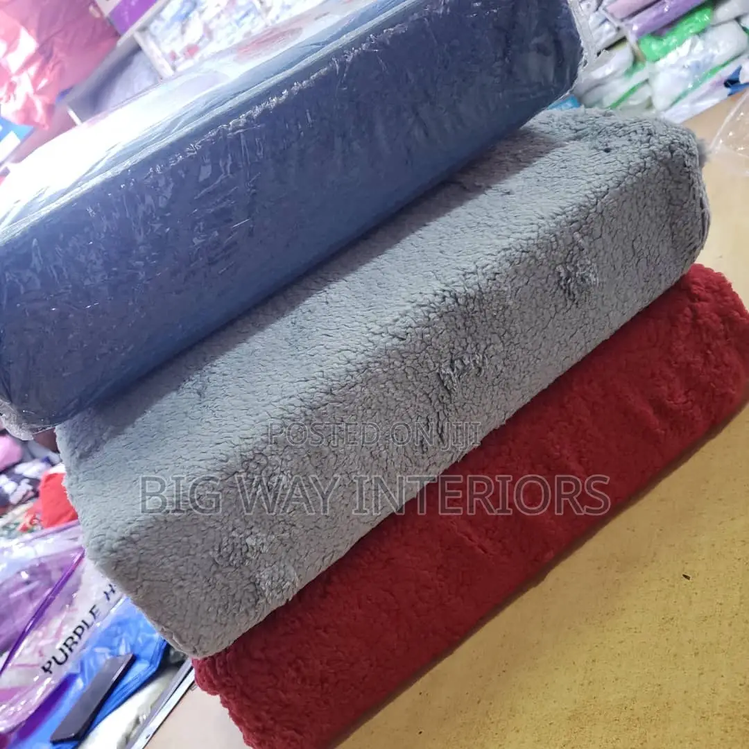 Plain Mattress Cover With 2 Pillowcases