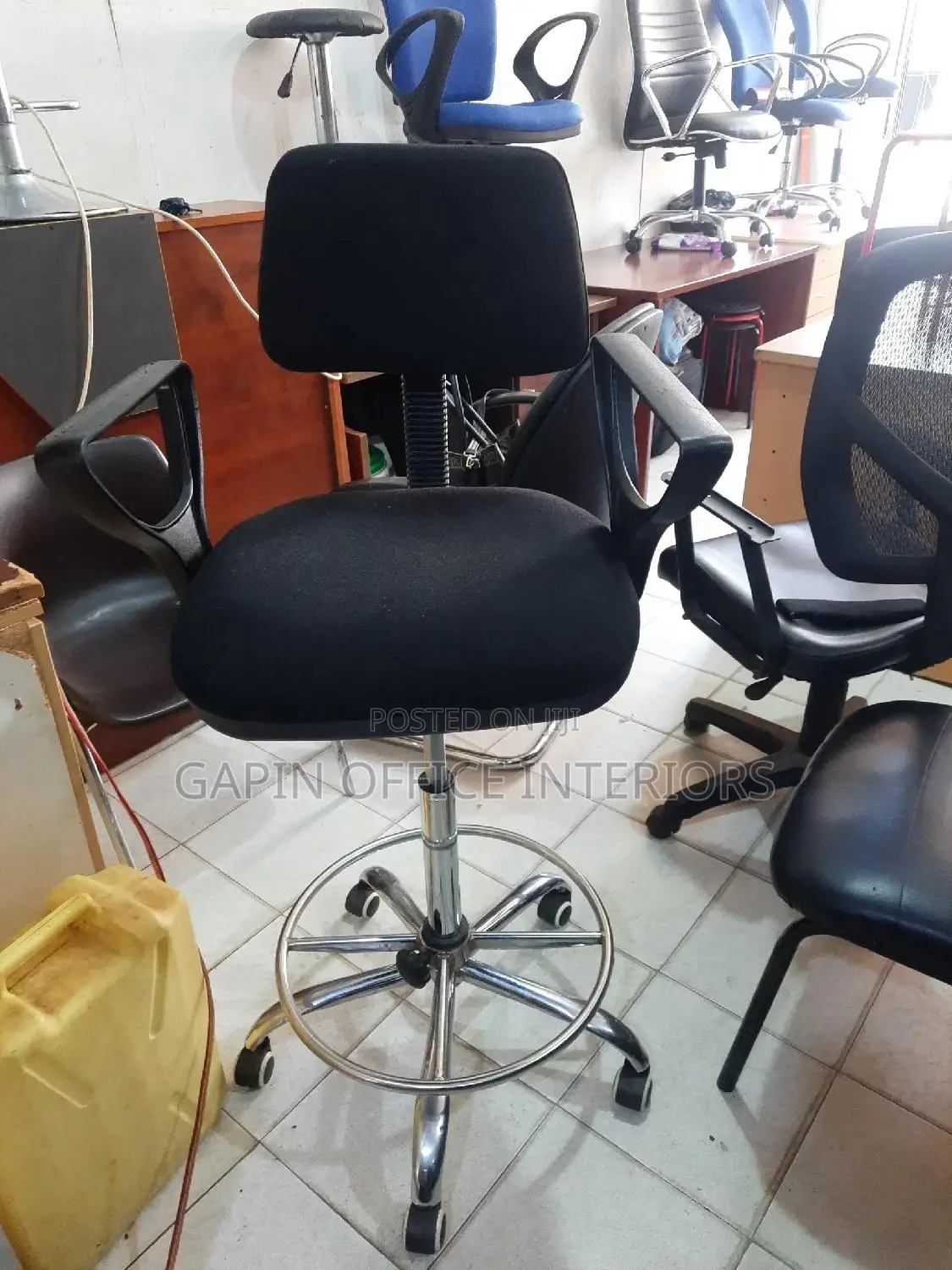 Conter Chair Raised