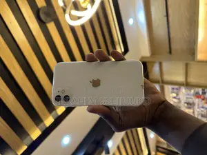 Apple iPhone 11 64 GB White