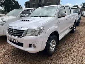 Toyota Hilux 2013 White
