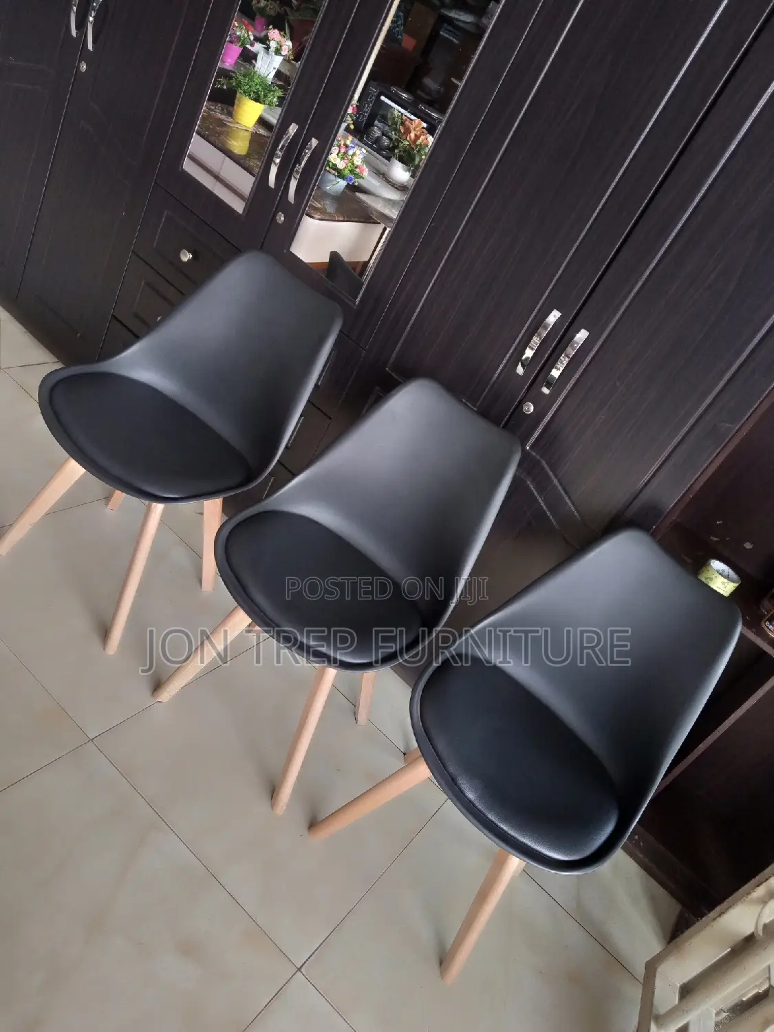 Caffetalian Plastic Chair