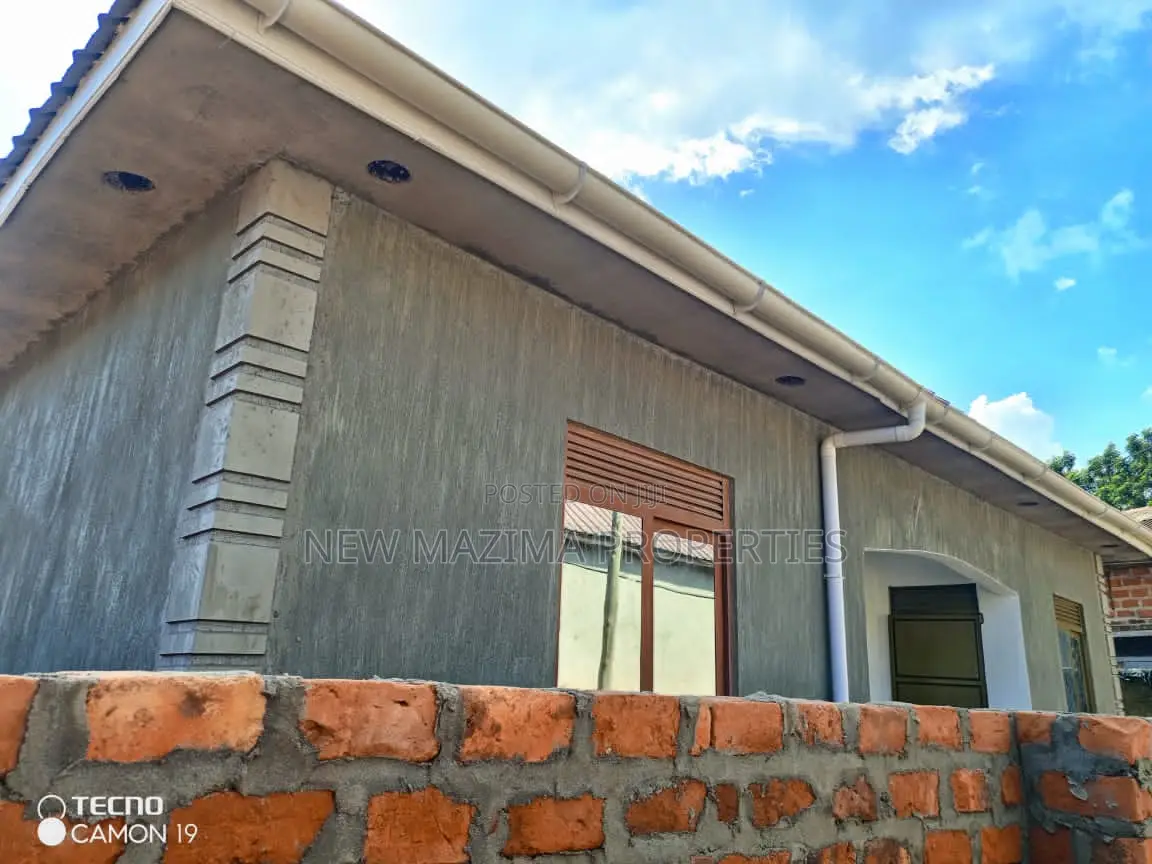 2bdrm House in Buloba Ntebe Rd, Division A for sale