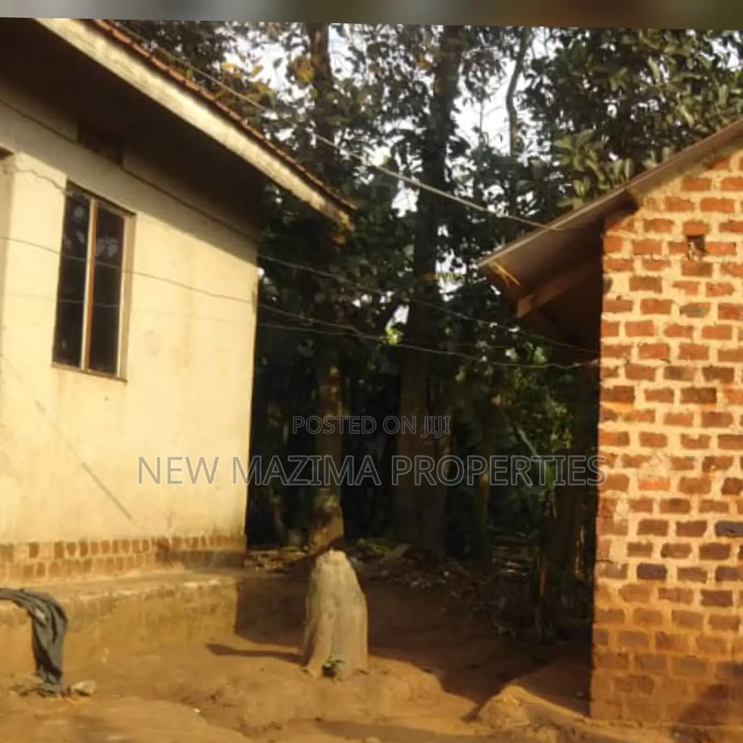 5bdrm House in Kasenge Seguku, Division A for sale
